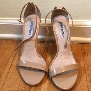 Steve Madden tan leather patent heels